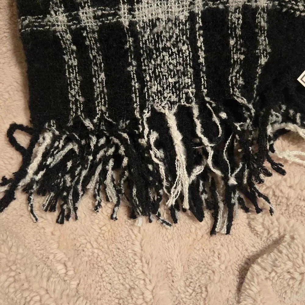 Black/White Scarf (40 in by 48 in) - Picture 2 of 3